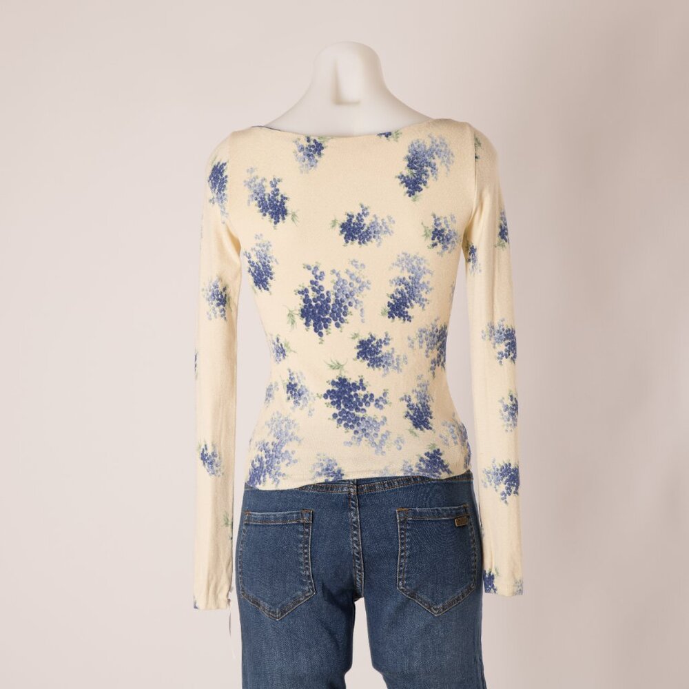 Blumarine Jeans Cream Cardigan with Blue Grape Print Size US S - Picture 5 of 6